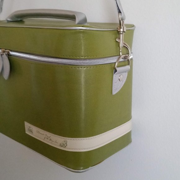 Tahitian Noni Olive Green Travel Bag - Picture 7 of 16